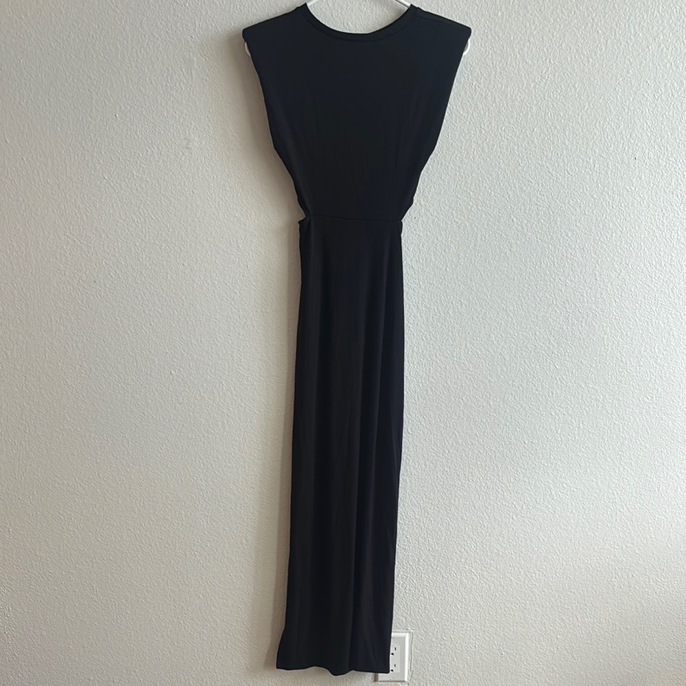 Elegant FORE Black Maxi Dress with Side Cutout Ring Detail FORE brand - Picture 8 of 8